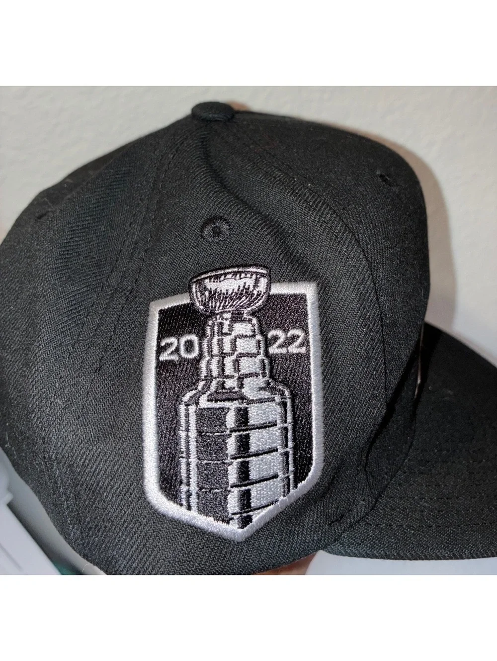 NEW ERA 59FIFTY BLACK DOME COLORADO AVALANCHE 2022 STANLEY CUP PATCH HAT SNAP